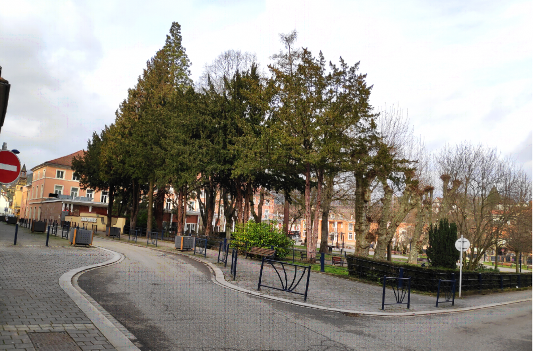 25. Le casino Barrière et son parc