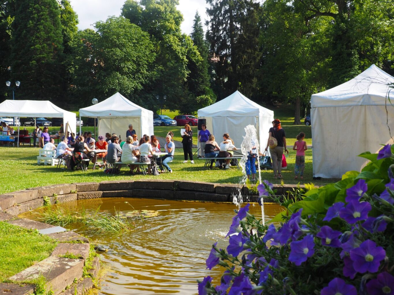 Photo de Livres en Fête dans le parc du golf de Niederbronn