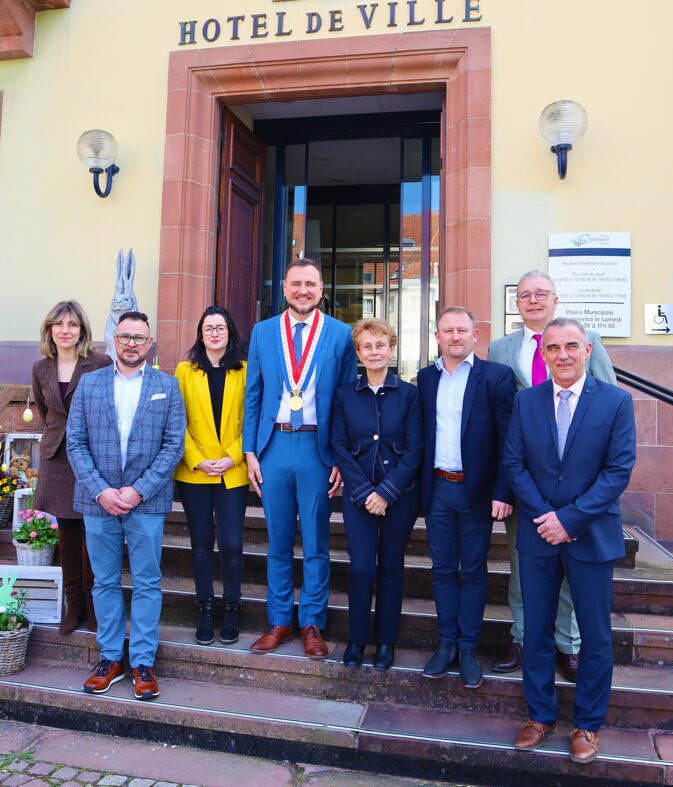 Photo du maire et de ses adjoints élus en mars 2026